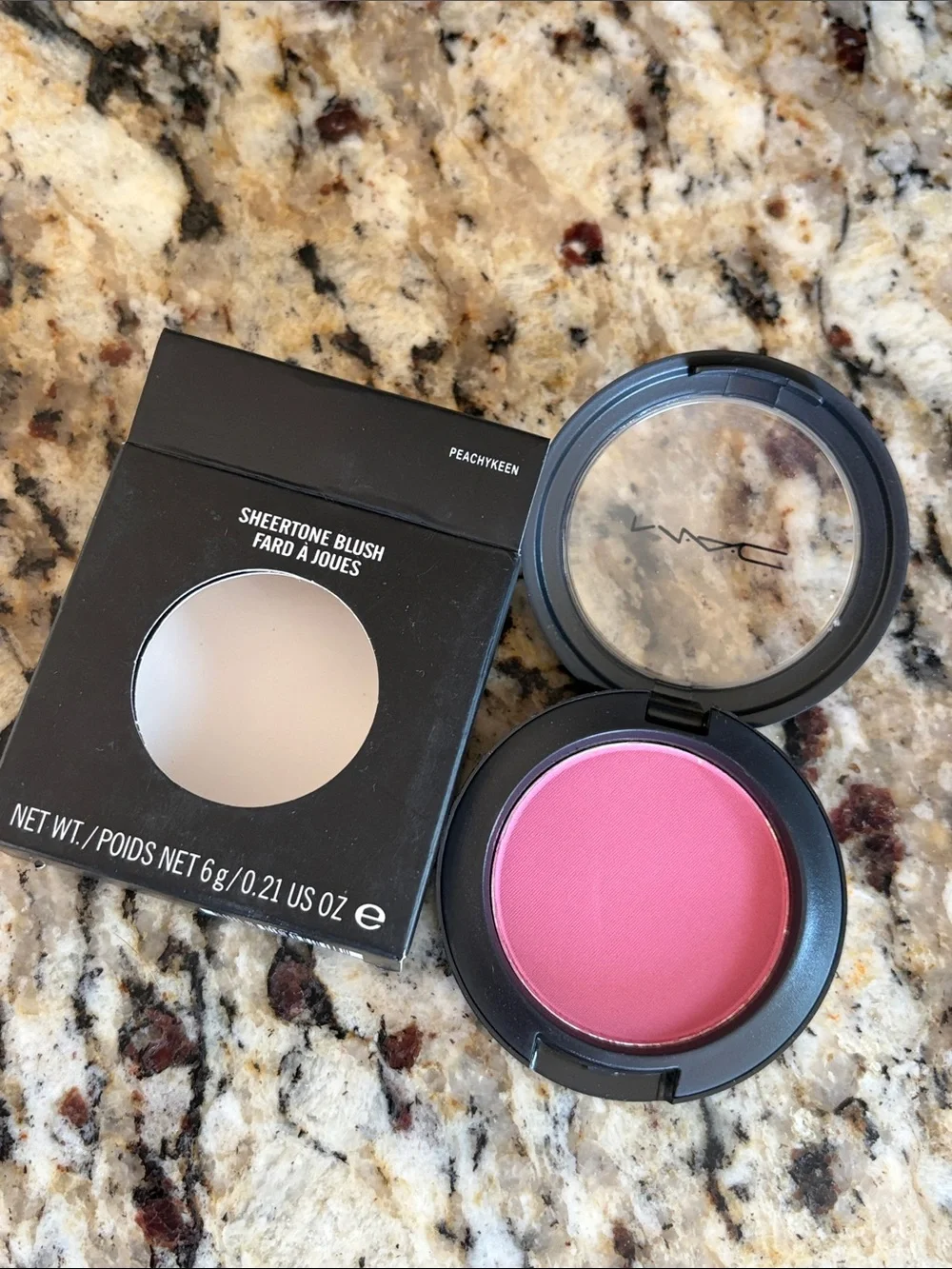 ♥️👍MAC Cosmetics Sheertone Blush Peachykeen